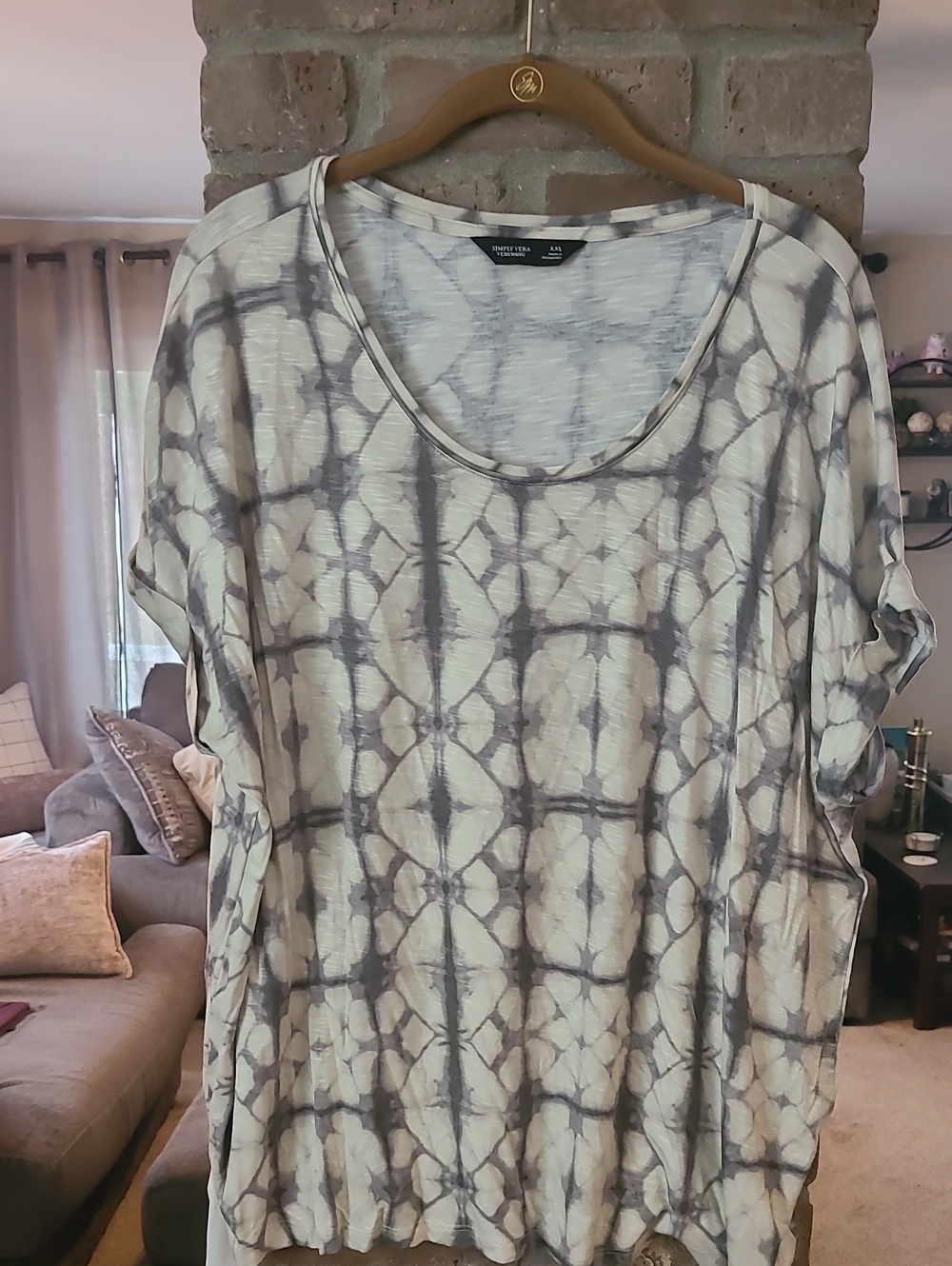 Simply Vera Vera Wang Ivory and Gray Tie-Dye Tunic Top